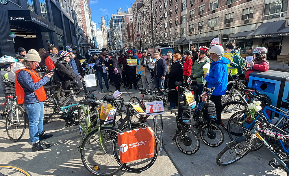 Council Member Lincoln Restler speaks at the rally at Hoyt and Schermerhorn Streets before the ride.